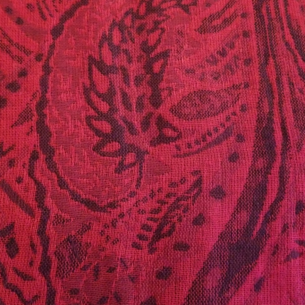Red Shawl - Picture 2 of 3